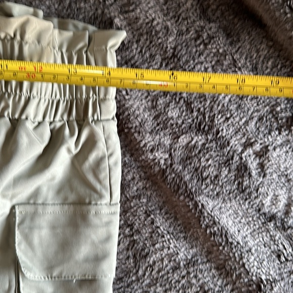 Cargo skirt with ruched sides…adjustable length and side pockets - Picture 4 of 5